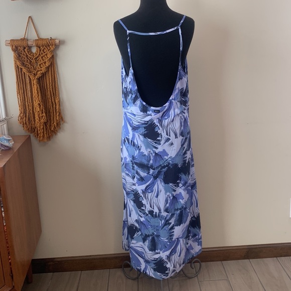 RVCA Dress - adjustable back strap - low cut back - Spring summer - Picture 4 of 8